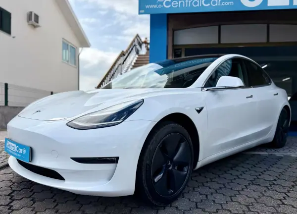 Tesla Model 3 2020 - 27950 EUR, 97000 km - AUTO.MOTO.pt - 97000km - foto 5 de 26
