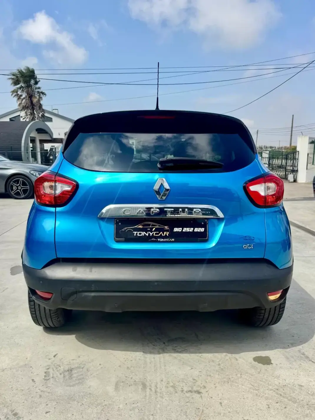 Renault Captur 2015 - 14900 EUR, 164000 km - AUTO.MOTO.pt - 164000km - foto 15 de 17