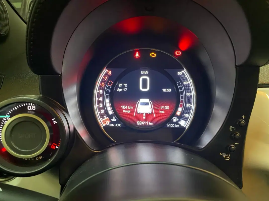 Abarth 595 2018 - 18800 EUR, 92411 km - AUTO.MOTO.pt - 92411km - foto 12 de 20