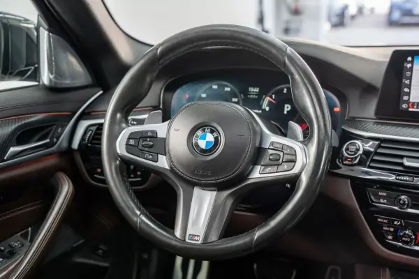 BMW 550 2019 - 65950 EUR, 141950 km - AUTO.MOTO.pt - 141950km - foto 15 de 39
