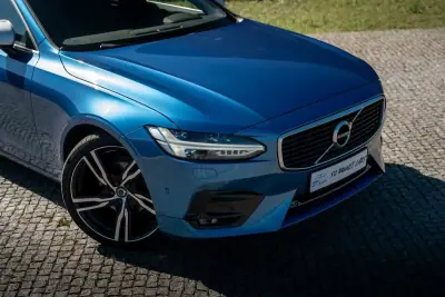 Volvo V90 2018 - 24990 EUR, 184000 km - AUTO.MOTO.pt - 184000km - foto 23 de 38
