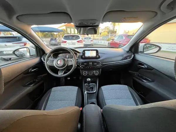 Fiat Tipo Cross 2022 - 14950 EUR, 98000 km - AUTO.MOTO.pt - 98000km - foto 10 de 53