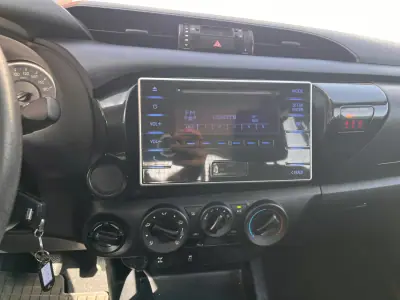 Toyota Hilux 2018 - 28900 EUR, 159021 km - 159021km - foto 9 de 11