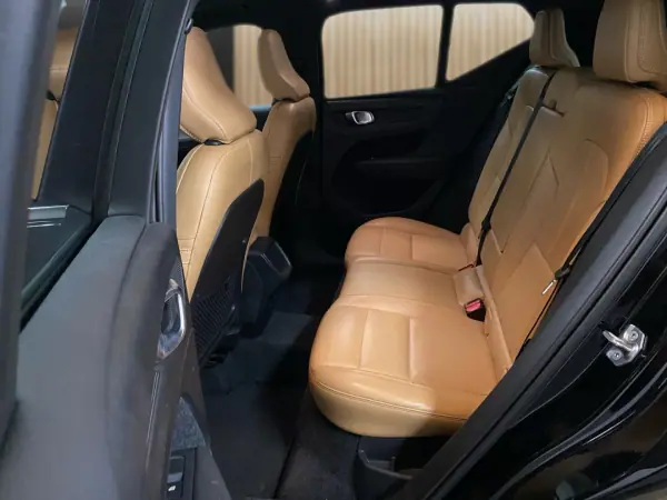 Volvo XC 40 2019 - 27950 EUR, 142000 km - AUTO.MOTO.pt - 142000km - foto 18 de 20