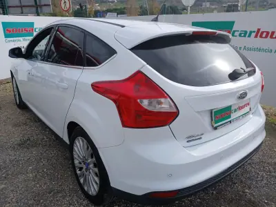 Ford Focus 2012 - 7950 EUR, 136113 km - AUTO.MOTO.pt - 136113km - foto 11 de 25