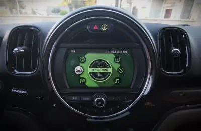 MINI Countryman 2018 - 15750 EUR, 224000 km - AUTO.MOTO.pt - 224000km - foto 18 de 33
