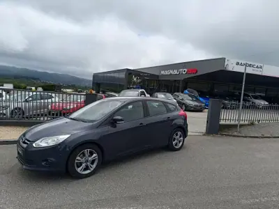 Ford Focus 2014 - 9900 EUR, 168000 km - AUTO.MOTO.pt - 168000km - foto 11 de 21