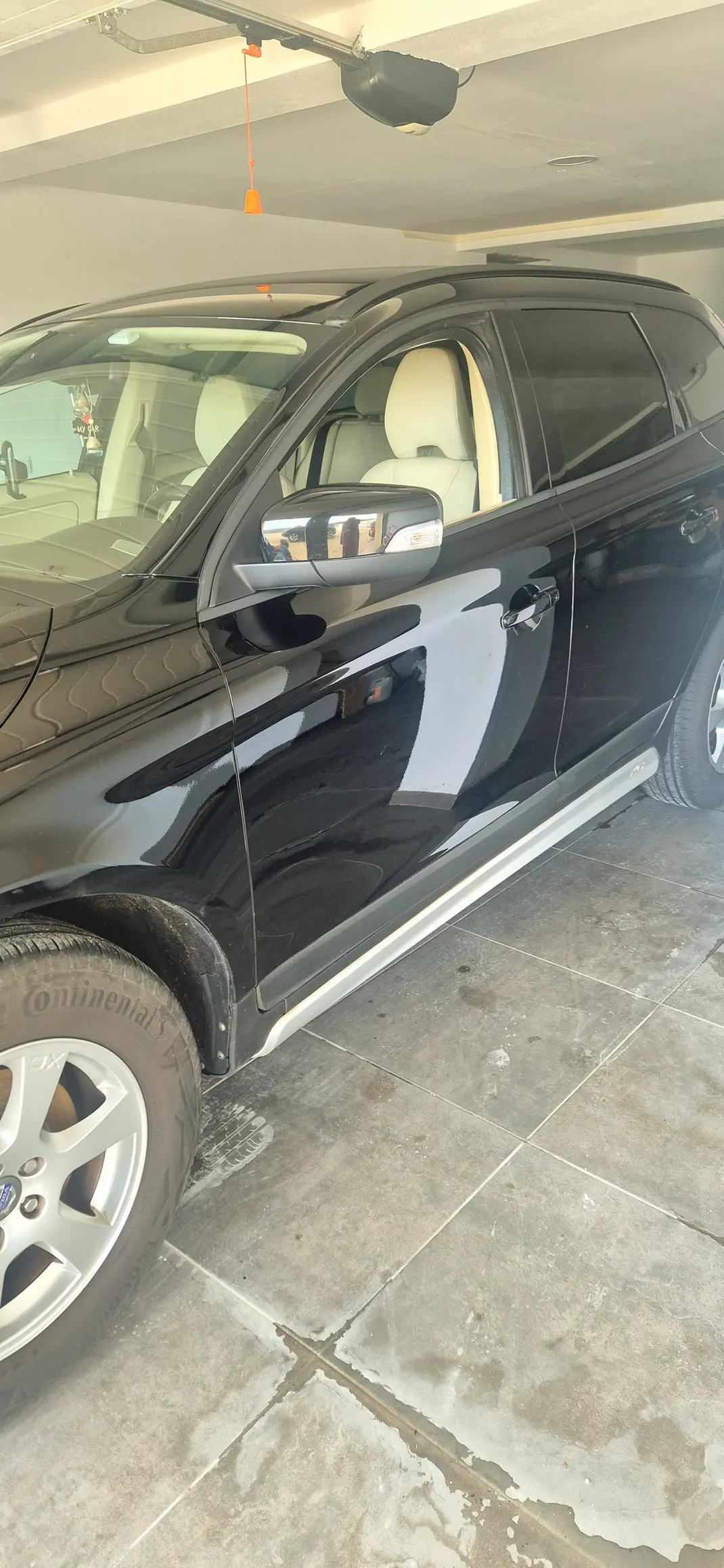 Volvo XC 60 2010 - 10900 EUR, 251000 km - AUTO.MOTO.pt - 251000km - foto 4 de 6