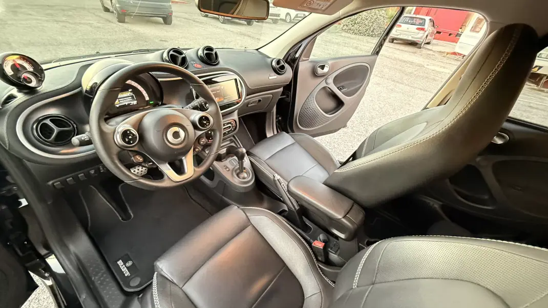Smart ForFour 2019 - 14900 EUR, 32900 km - 32900km - foto 50 de 66