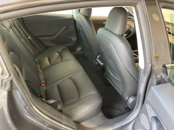 Tesla Model 3 2023 - 30900 EUR, 37000 km - AUTO.MOTO.pt - 37000km - foto 8 de 14