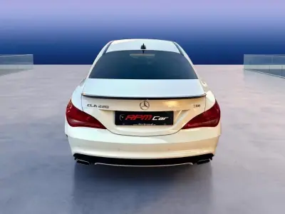 Mercedes-Benz CLA 220 2014 - 18999 EUR, 180000 km - AUTO.MOTO.pt - 180000km - foto 12 de 19