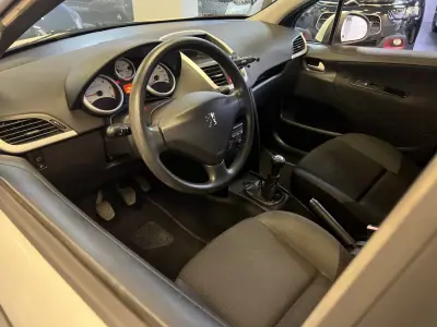 Peugeot 207 2010 - 6990 EUR, 125000 km - 125000km - foto 5 de 27