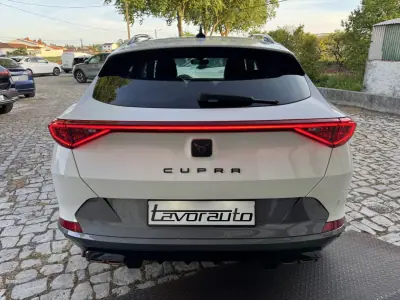 Cupra Formentor 2023 - 27500 EUR, 32000 km - AUTO.MOTO.pt - 32000km - foto 8 de 40
