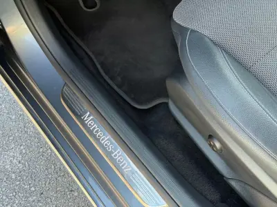 Mercedes-Benz E 300 2019 - 25900 EUR, 138000 km - AUTO.MOTO.pt - 138000km - foto 7 de 33