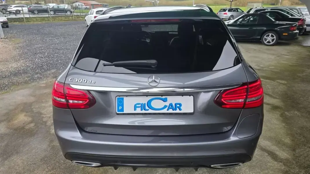 Mercedes-Benz C 300 2021 - 27900 EUR, 186885 km - AUTO.MOTO.pt - 186885km - foto 7 de 30
