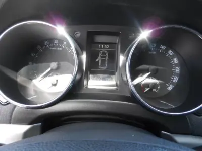 Skoda Yeti 2011 - 8900 EUR, 190307 km - AUTO.MOTO.pt - 190307km - foto 10 de 11