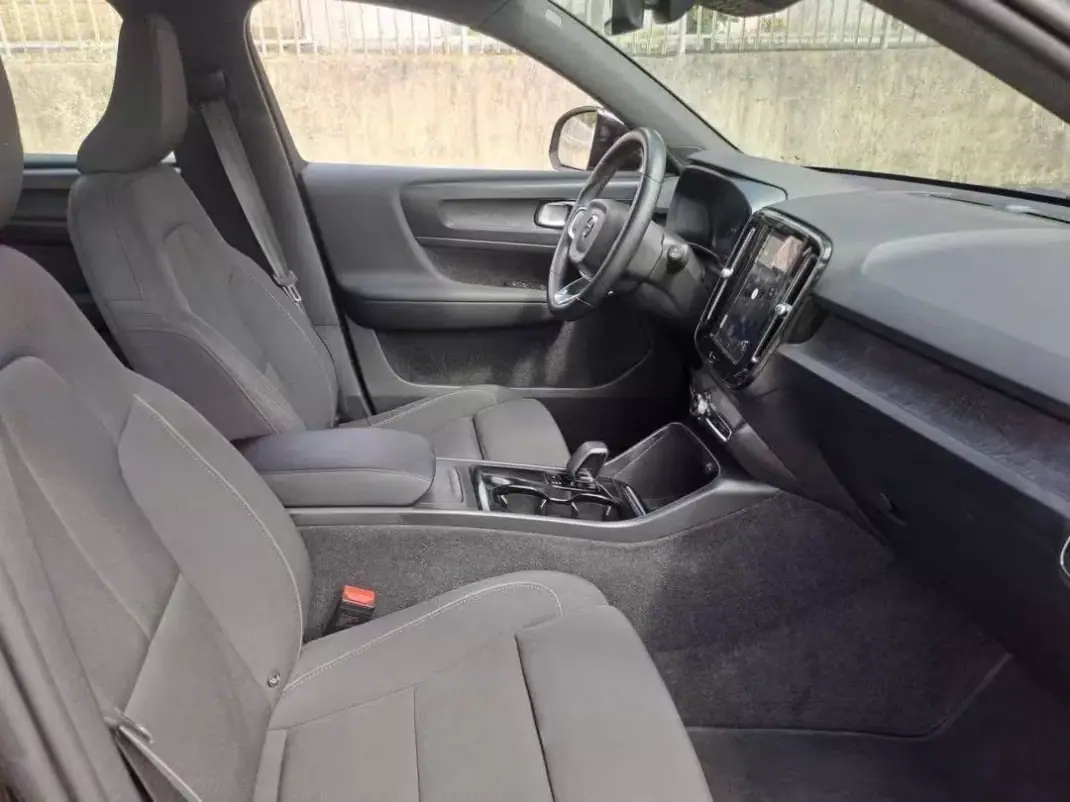 Volvo XC 40 2023 - 26500 EUR, 135000 km - 135000km - foto 11 de 12