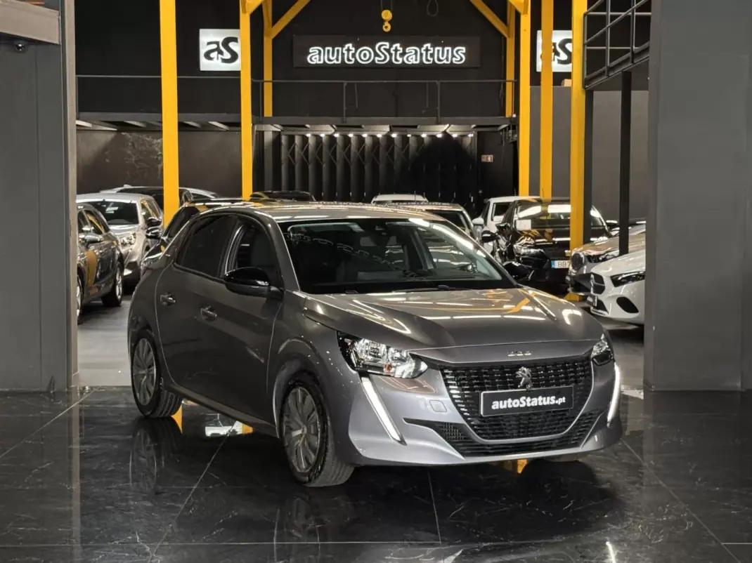 Peugeot 208 2023 - 14990 EUR, 87800 km - AUTO.MOTO.pt - 87800km - foto 1 de 30