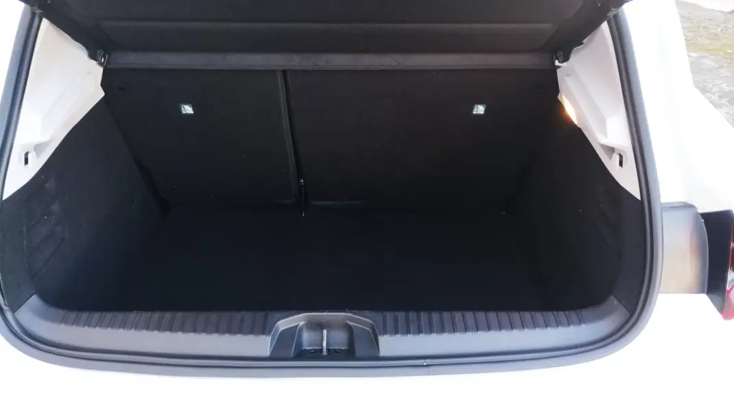 Renault Clio 2021 - 13999 EUR, 63000 km - AUTO.MOTO.pt - 63000km - foto 19 de 38