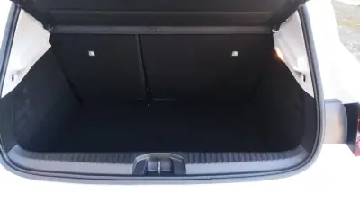 Renault Clio 2021 - 13999 EUR, 63000 km - AUTO.MOTO.pt - 63000km - foto 19 de 38