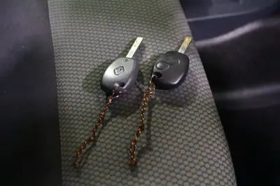 Renault 2019 - 9450 EUR, 190000 km - AUTO.MOTO.pt - 190000km - foto 23 de 23