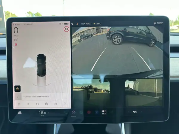 Tesla Model 3 2019 - 19900 EUR, 270000 km - AUTO.MOTO.pt - 270000km - foto 38 de 53