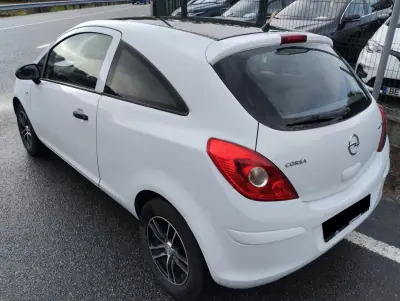 Opel Corsa 2011 - 5900 EUR, 220000 km - AUTO.MOTO.pt - 220000km - foto 5 de 24