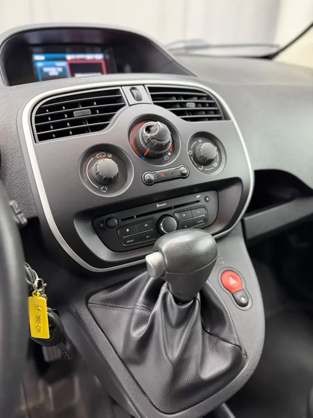 Renault 2016 - 7250 EUR, 33700 km - 33700km - foto 13 de 18