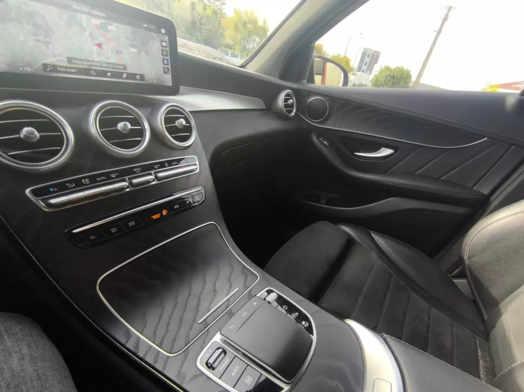 Mercedes-Benz GLC 300 2021 - 44900 EUR, 174000 km - AUTO.MOTO.pt - 174000km - foto 9 de 10