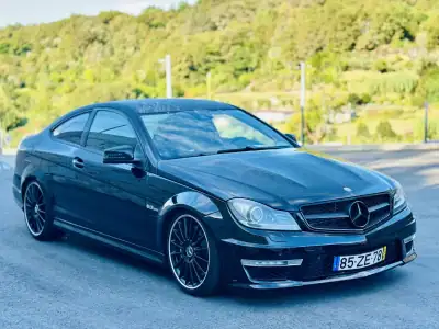Mercedes-Benz C 63 AMG 2011 - 49900 EUR, 56000 km - AUTO.MOTO.pt - 56000km - foto 5 de 26