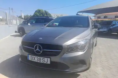 Mercedes-Benz CLA 200 2016 - 21800 EUR, 150000 km - AUTO.MOTO.pt - 150000km - foto 4 de 12