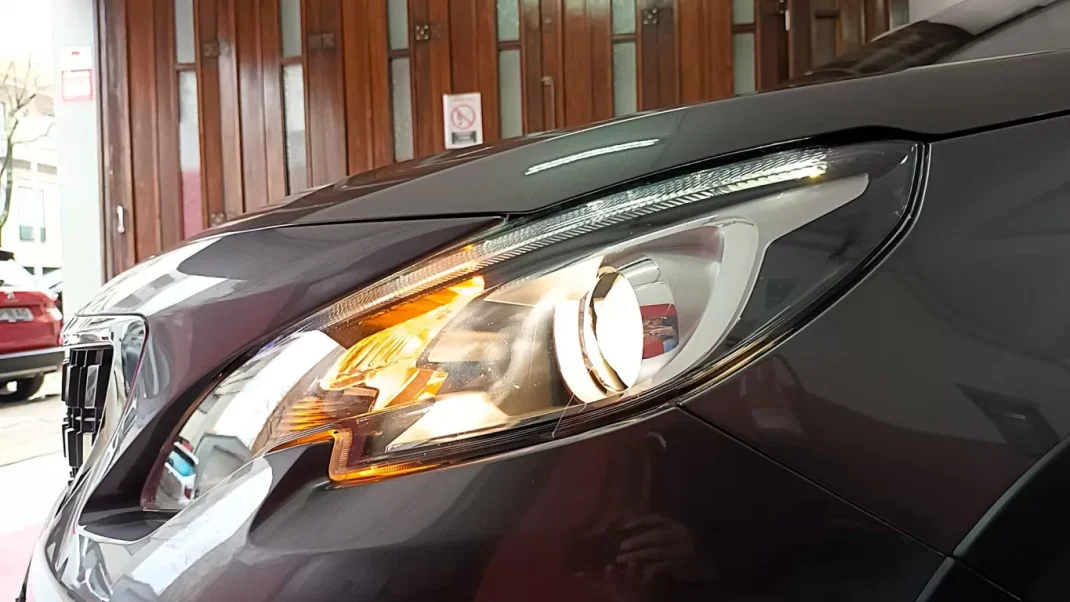 Peugeot 2008 2016 - 13750 EUR, 44423 km - AUTO.MOTO.pt - 44423km - foto 13 de 58