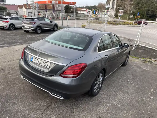 Mercedes-Benz C 180 2016 - 22500 EUR, 183602 km - AUTO.MOTO.pt - 183602km - foto 5 de 10