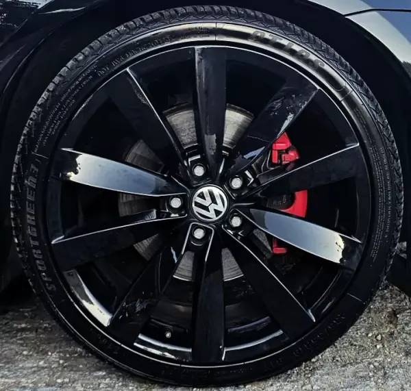 Volkswagen Scirocco 2015 - 25000 EUR, 125000 km - AUTO.MOTO.pt - 125000km - foto 20 de 28