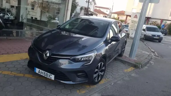 Renault Clio 2021 — foto 3 de 16