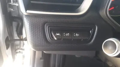 Renault Clio 2020 - 13690 EUR, 114437 km - AUTO.MOTO.pt - 114437km - foto 8 de 42