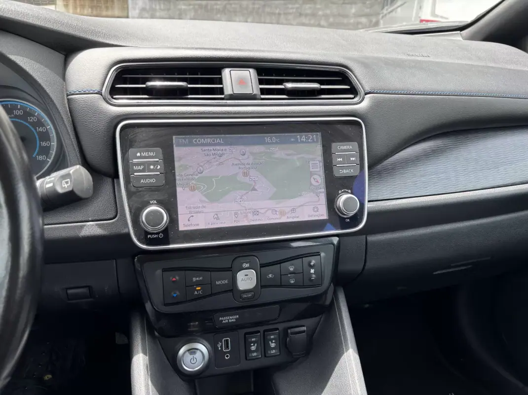 Nissan Leaf 2020 - 14500 EUR, 70000 km - AUTO.MOTO.pt - 70000km - foto 13 de 14