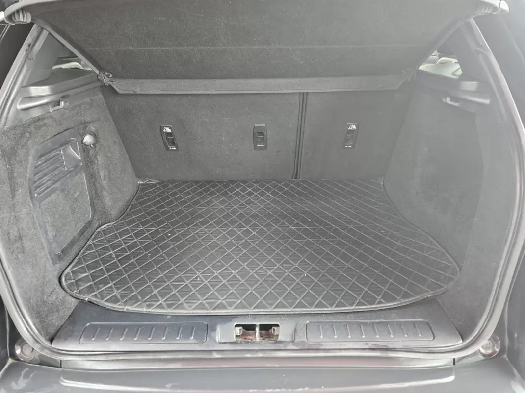 Land Rover Range Rover Evoque 2016 - 17499 EUR, 185000 km - AUTO.MOTO.pt - 185000km - foto 16 de 17