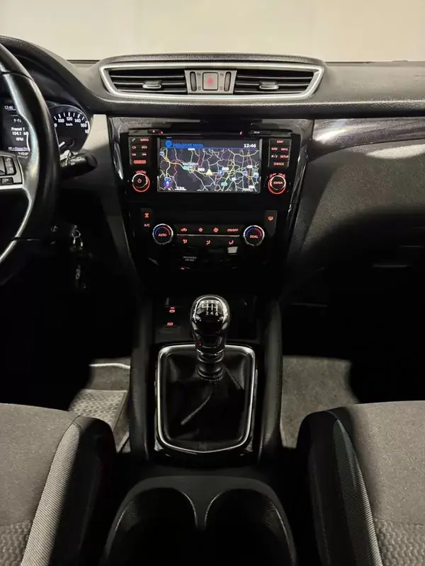 Nissan Qashqai 2019 - 18500 EUR, 131140 km - AUTO.MOTO.pt - 131140km - foto 6 de 48