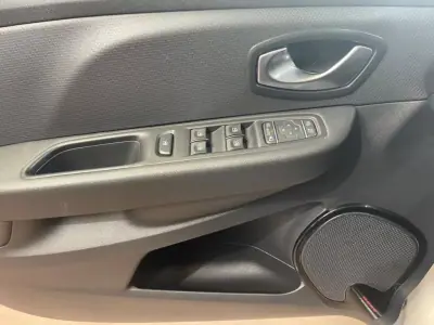 Renault Clio 2019 - 11750 EUR, 106000 km - AUTO.MOTO.pt - 106000km - foto 45 de 45