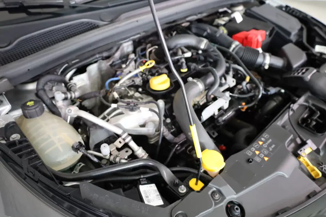 Renault Clio 2023 - 15950 EUR, 52147 km - AUTO.MOTO.pt - 52147km - foto 8 de 45