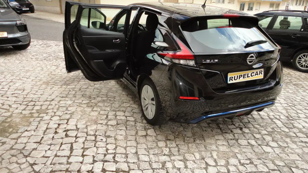 Nissan Leaf 2021 - 14900 EUR, 44768 km - AUTO.MOTO.pt - 44768km - foto 17 de 23
