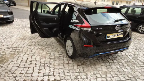 Nissan Leaf 2021 - 14900 EUR, 44768 km - AUTO.MOTO.pt - 44768km - foto 17 de 23