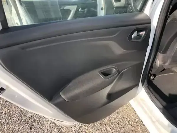 Citroën C-Elysée 2016 - 6999 EUR, 119000 km - AUTO.MOTO.pt - 119000km - foto 9 de 16
