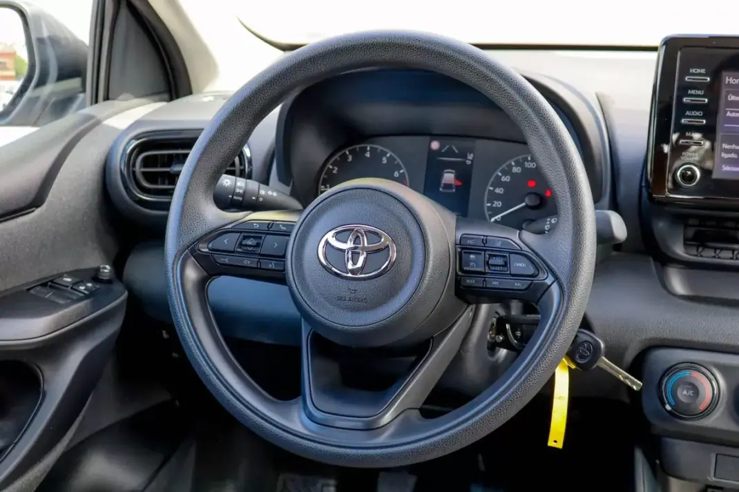 Toyota Yaris 2021 - 14990 EUR, 50250 km - AUTO.MOTO.pt - 50250km - foto 20 de 30