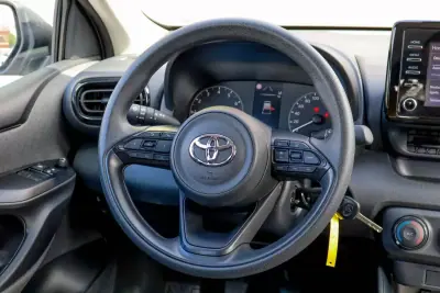 Toyota Yaris 2021 - 14990 EUR, 50250 km - AUTO.MOTO.pt - 50250km - foto 20 de 30