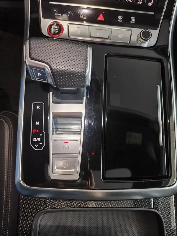 Audi SQ8 2020 - 81500 EUR, 141000 km - AUTO.MOTO.pt - 141000km - foto 33 de 37