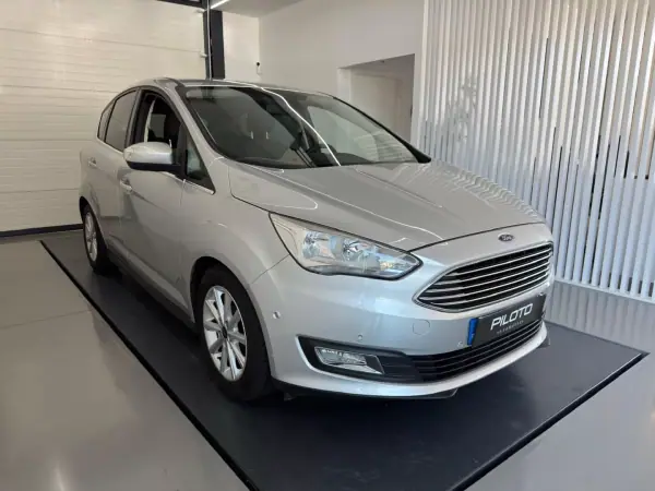 Ford C-Max 2015 - 12990 EUR, 69603 km - AUTO.MOTO.pt - 69603km - foto 5 de 32