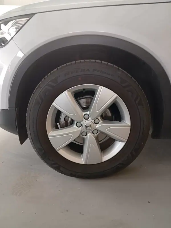 Volvo XC 40 2019 - 24950 EUR, 91723 km - AUTO.MOTO.pt - 91723km - foto 12 de 19