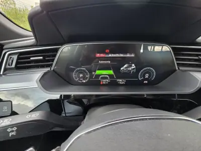 Audi e-tron 2022 - 31750 EUR, 115000 km - AUTO.MOTO.pt - 115000km - foto 54 de 73